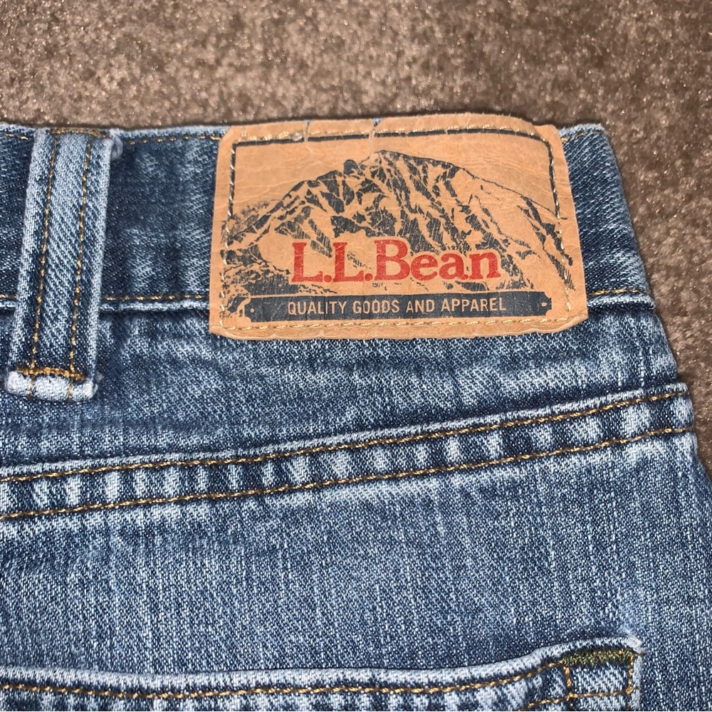 LL Bean light wash cotton denim 44x34 jeans - Picture 4 of 9